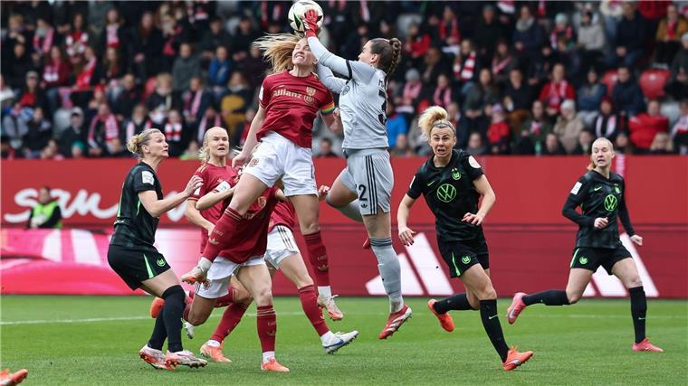 „Mammutaufgabe“: Furiose Woche für Wolfsburg und FC Bayern Hoch hinaus wollen Münchnerinnen und Wolfsburgerinnen in der Champions League.