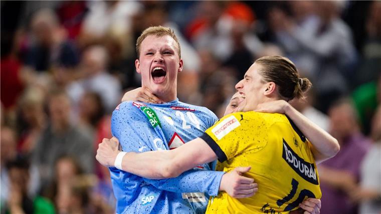 Hoffen mit den Rhein-Neckar Löwen auf einen Coup wie 2023: Torwart David Späth und Spielmacher Juri Knorr. 