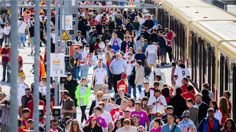 Alarmstufe rot: Deutscher Nah- und Fernverkehr bremst die EM aus