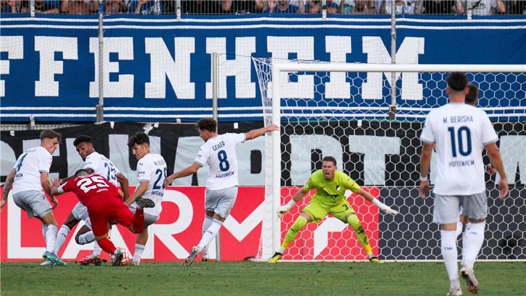 Hoffenheim ist glücklich in Runde zwei.