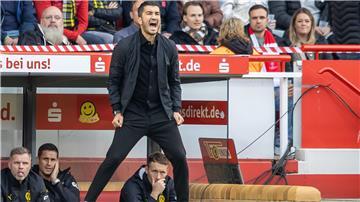 Hofft auf eine Trotzreaktion seiner Mannschaft: BVB-Trainer Nuri Sahin.