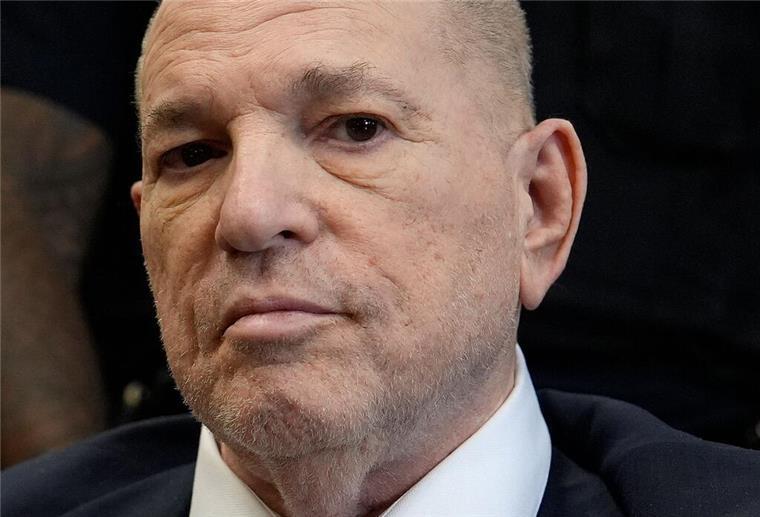 Klappe, die Zweite: Weinstein-Verfahren wird neu aufgerollt Hofft auf juristische Rehabilitation: der einstige Filmproduzent Harvey Weinstein. (Archivbild)