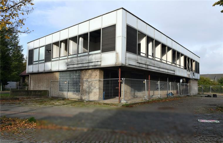Holger Kühnel reißt die alte Markthalle ab und errichtet hier mit drei weiteren Bauherrn ein neues Mietwohnhaus.