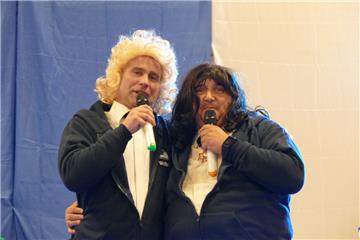 Holger Sandersfeld (als Dieter Bohlen) und Bernd-Uwe Glaubke (Thomas Andersen) g...