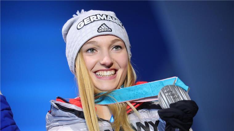 2025 oder nach Olympia: Skispringerin Schmid hört bald auf Holte 2018 in Südkorea Silber: Katharina Schmid, die damals noch Althaus hieß.