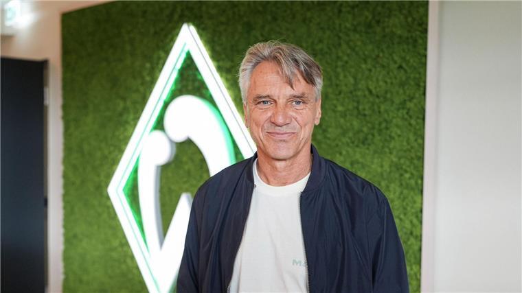 Horst Steffen wird als neuer Werder-Trainer präsentiert.