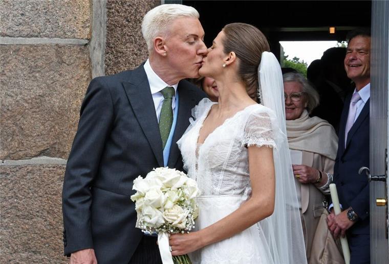 H.P. Baxxter und Sara heiraten auf Sylt H.P. Baxxter und seine frisch angetraute Ehefrau Sara nach der Hochzeit auf Sylt.