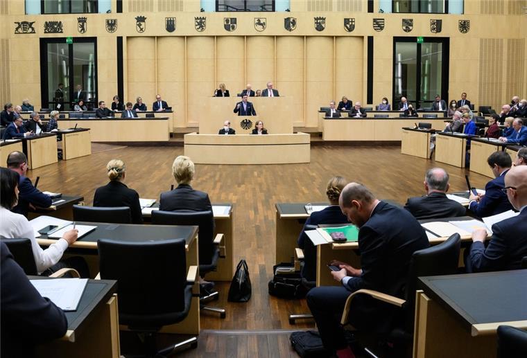 Bürgergeld-Reform ist vorerst gestoppt Hubertus Heil (SPD) spricht in der Sondersitzung des Deutschen Bundesrats zum geplanten Bürgergeld. Ohne Erfolg - vorerst.