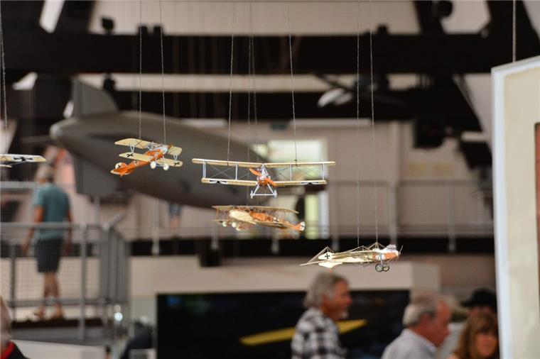 Aufatmen in Nordholz: Aeronauticum ist vorerst gerettet Hunderte Besucher strömten beim "Tag der offenen Tür" im Sommer ins Aeronauticum. Eine Neuauflage ist für 2018 geplant.