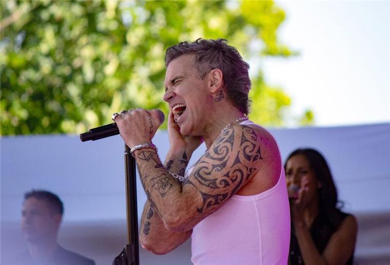 „Ich freue mich schon jetzt darauf, diesen Song in den kommenden Jahren bei einigen meiner Lieblingsturniere live zu performen“, sagt Robbie Williams über die Fifa-Hymne „Desire“. (Archivbild)