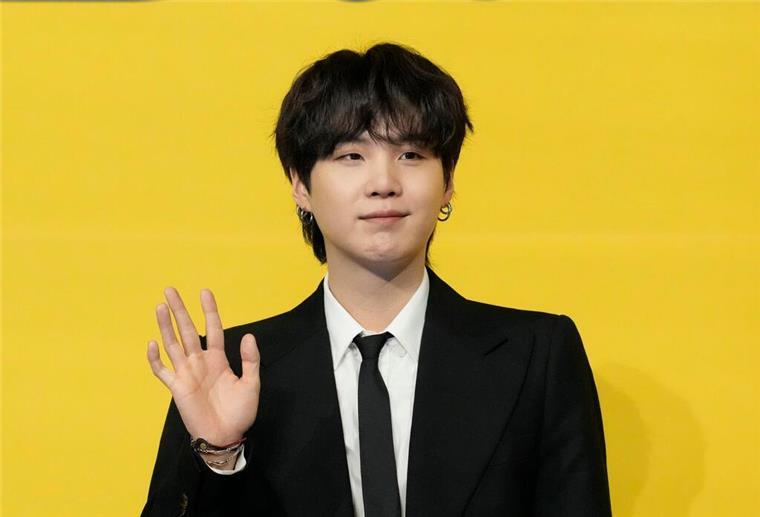 Südkoreanischer BTS-Sänger Suga beginnt Wehrersatzdienst „Ich sehe Euch alle 2025!“: BTS-Mitglied Suga leistet in Erfüllung der Wehrpflicht erst mal seinen Sozialdienst ab.