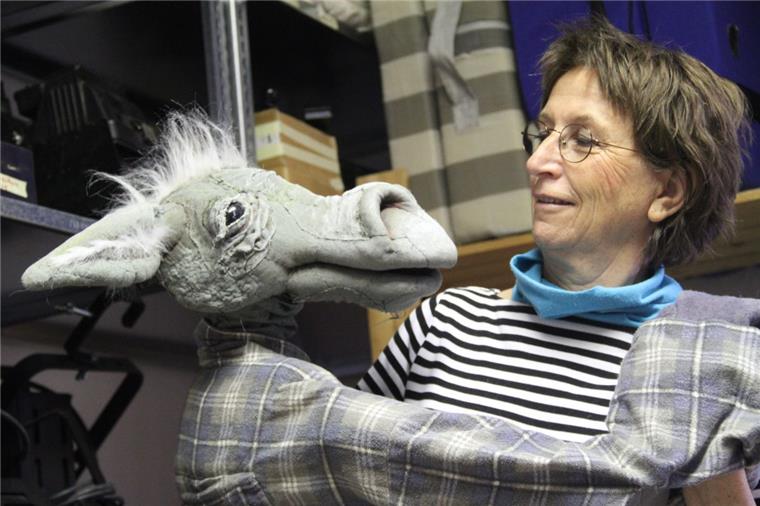 Figurentheater Bremerhaven besteht seit 20 Jahren „Ich verschmelze beim Spielen praktisch mit meinen Figuren. Sie stehen im Vordergrund und erzählen die Geschichte, Sagt Ulrike Andersen.