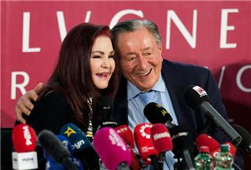 „Ich wünschte, ich könnte länger bleiben“: Priscilla Presley begleitet Richard Lugner in diesem Jahr zum Opernball.