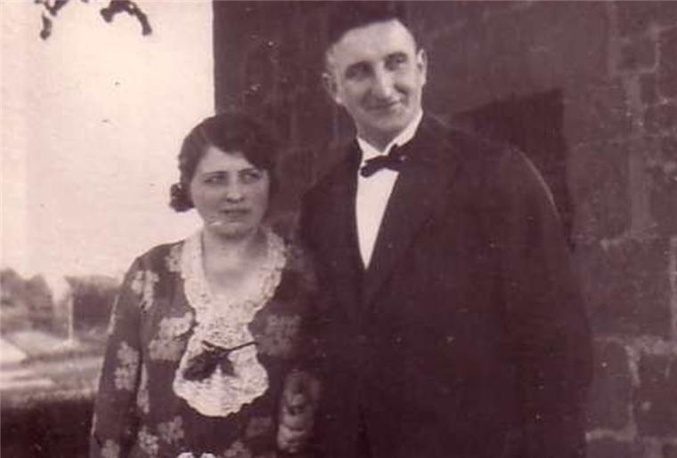 35 „Stolpersteine“ in Zeven für Nazi-Opfer Henriette und Erich Neugarten