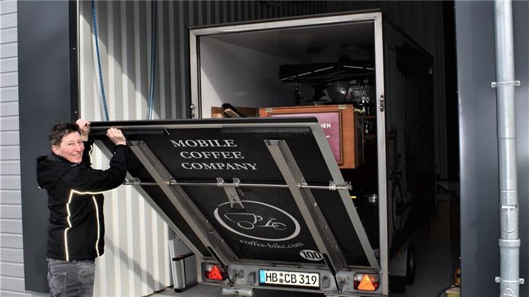Storage24 in Debstedt: Geheimnisse hinterm Garagentor