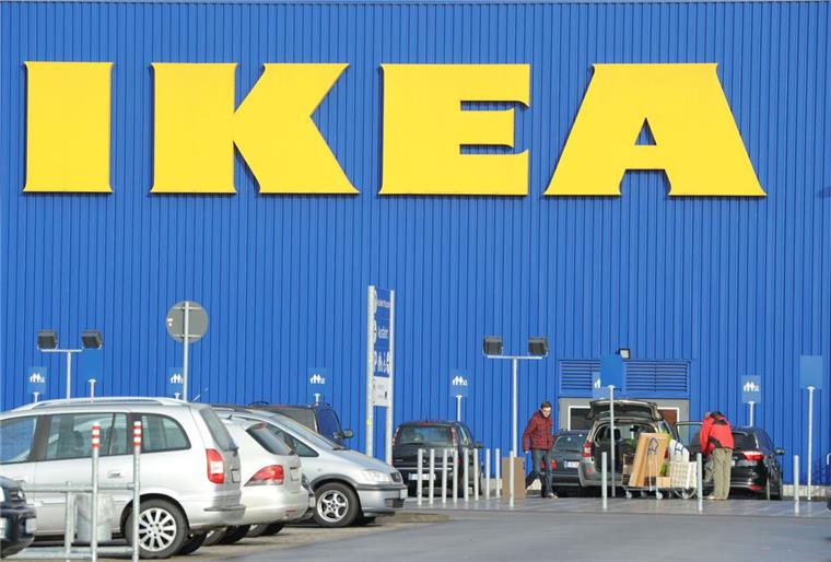 Ikea ruft in Deutschland Wickeltische zurück.

