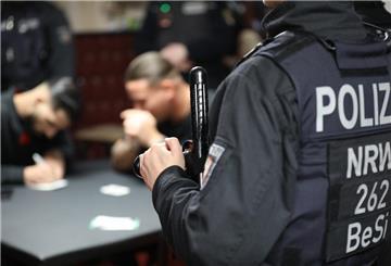 Geheime Zockerrunden aufgeflogen! Polizei durchsucht Kneipen in Bremen
