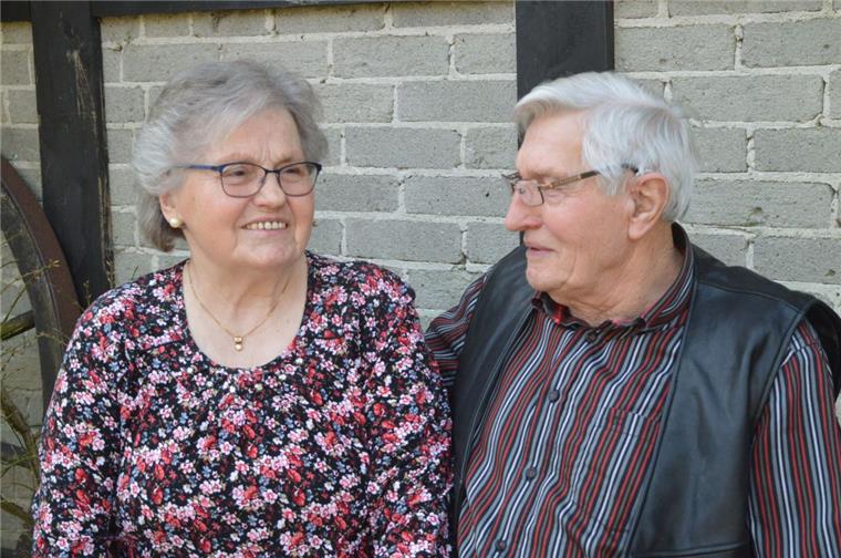 Es funkt beim Kartoffelroden: Ehepaar Ehlen aus Weertzen feiert diamantene Hochzeit Ilse und Klaus Ehlen aus Weertzen feiern heute diamantene Hochzeit.