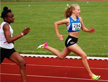 Im 75-Meter-Endlauf siegte die Nordenhamerin Jule Wachtendorf (rechts) in 10,04 Sekunden. Im Vorlauf hatte sie 9,99 Sekunden erreicht.