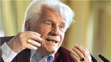 Im Alter von nur 18 Jahren spielte er erstmals in einer Gastrolle am Burgtheater: Gerhard Klingenberg - hier im Juni 2014.