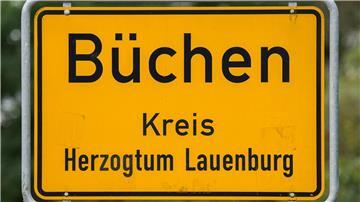 Im Bahnhof Büchen hat ein Raucher seine Zigarette nicht schnell genug geschafft und ist auf den fahrenden Zug aufgesprungen. 