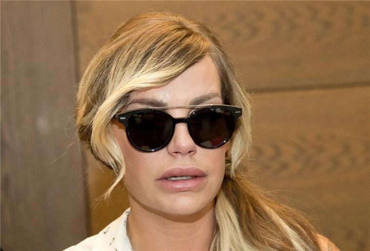 Strafanzeige wegen Verleumdung und Beleidigung gegen Model Gina-Lisa Lohfink Im Berliner Prozess gegen das Model Gina-Lisa Lohfink wegen falscher Verdächtigung ist überraschend ein Zeuge aufgetaucht.