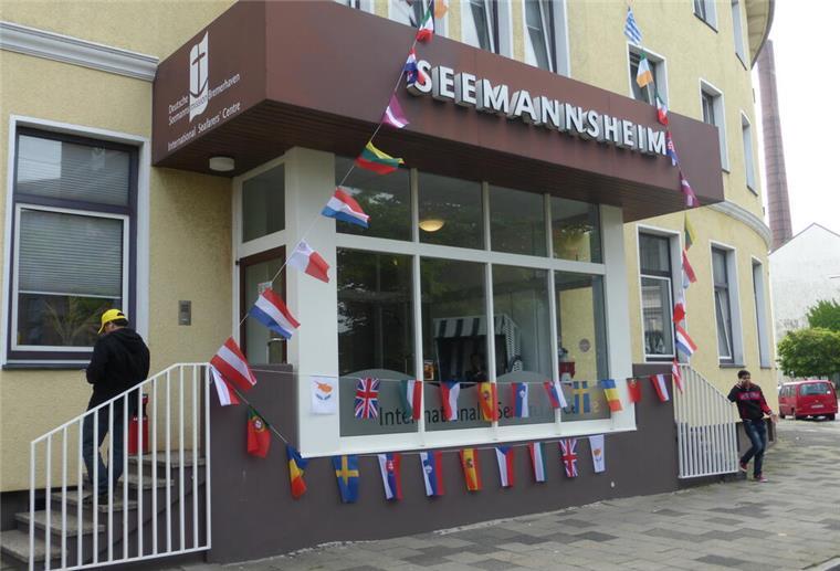Seeleute frieren in Bremerhaven: Es werden dringend wärmende Sachen benötigt Im Bremerhavener Seemannshotel können Kleiderspenden abgegeben werden.