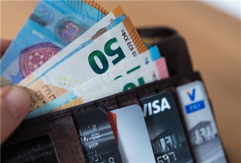 Ehrliche Jugendliche finden in Cuxhaven 7371 Euro - und geben sie zurück
