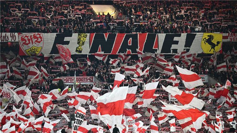 Es geht zum Finale nach Berlin Im Finale des DFB-Pokals trifft der VfB Stuttgart auf den Drittligisten Arminia Bielefeld.