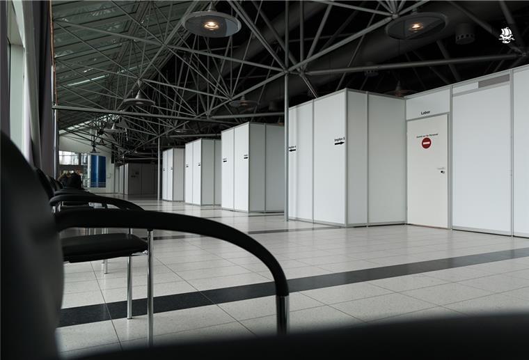Im Foyer der Stadthalle werden künftig vor allem Zweitimpfungen vorgenommen.
