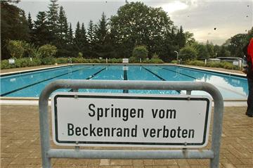 Im Freibad von Hepstedt ist es dieser Tage still, selbst wenn die Sonne scheint. 