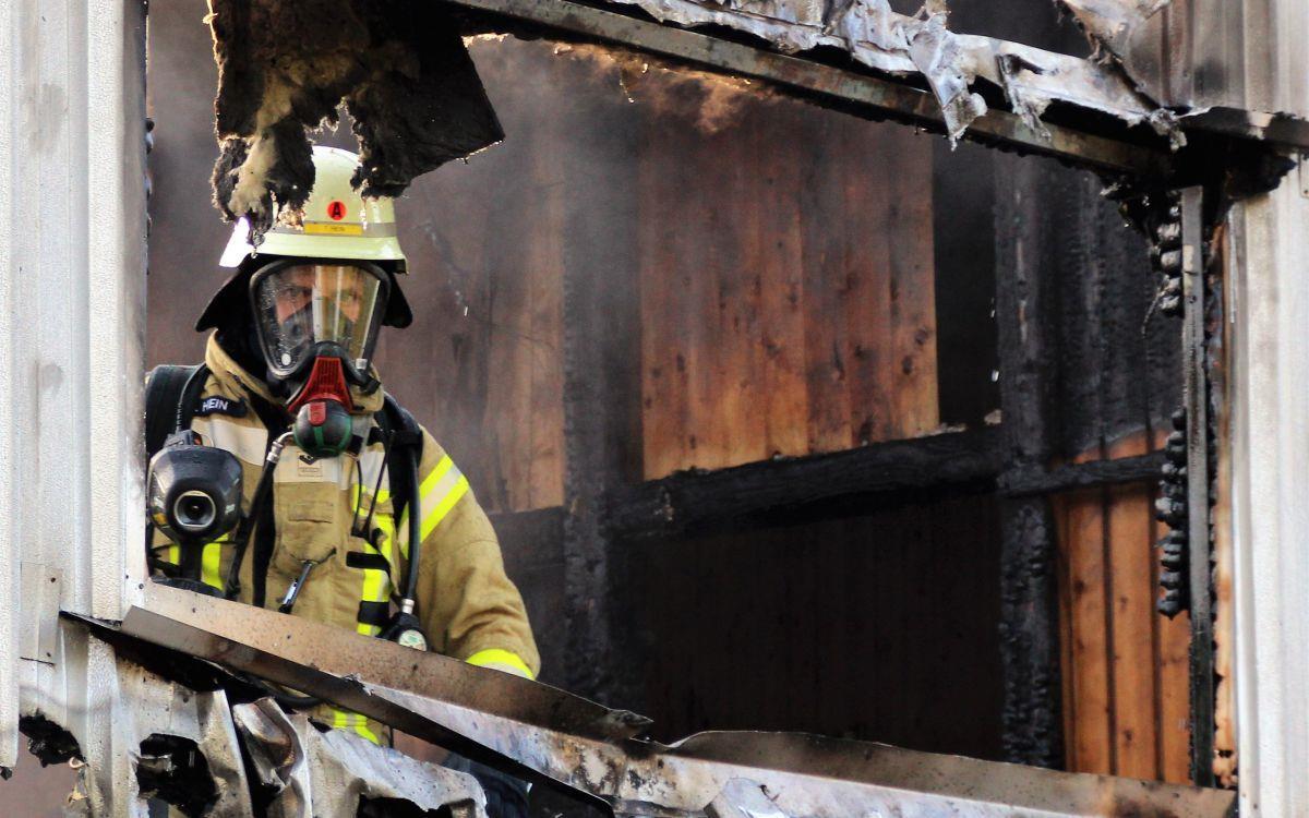 Rodenkirchen: Gemeinderat verwehrt Reitern Zuschuss Im Frühjahr war die Halle des Reit- und Fahrvereins Rodenkirchen bei einem Feuer stark beschädigt worden.