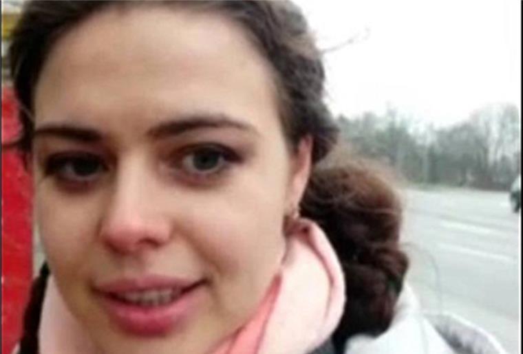 Im gesamten Stadtgebiet hängen Plakate, auf denen nach der verschwundenen Ekaterina Baumann gefragt wird. Das Foto zeigt das letzte Selfie der 32-Jährigen.