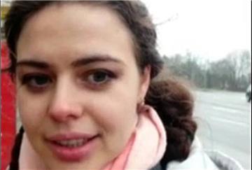 Im gesamten Stadtgebiet hängen Plakate, auf denen nach der verschwundenen Ekaterina Baumann gefragt wird. Das Foto zeigt das letzte Selfie der 32-Jährigen.