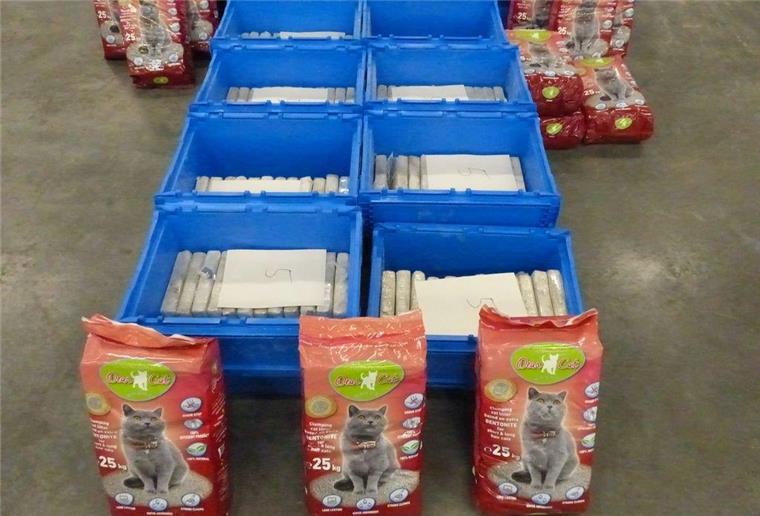 Drogenfund: 1,8 Tonnen Kokain in Katzenstreu versteckt Im Hamburger Hafen hat es einen großen Drogenfund gegeben - versteckt in Katzenstreu.