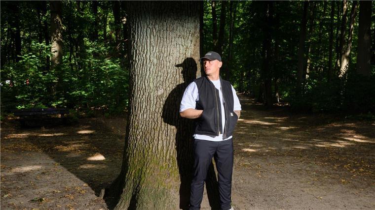 Im Hamburger Volkspark fand Disarstar die Ruhe, die er fürs Schreiben brauchte.