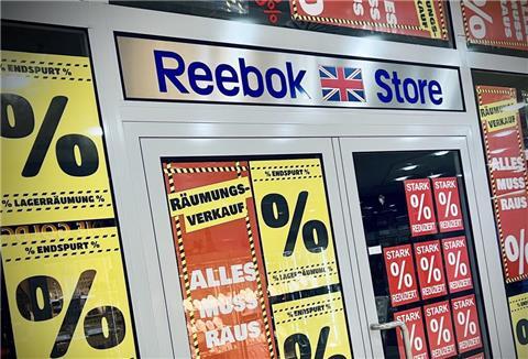 Im Hanse-Carré in Bremerhaven schließt ein weiteres Schuhgeschäft: der Reebok-Store.