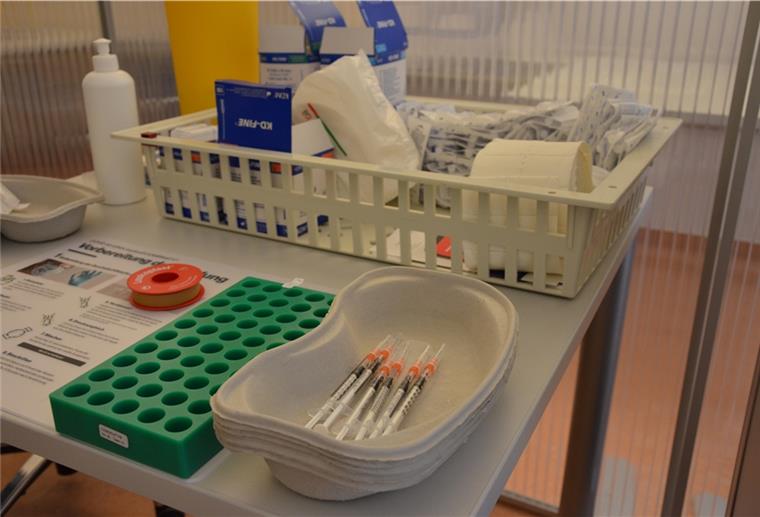 Betrieb im Impfzentrum reibungslos gestartet Im Impfzentrum in Zeven liegen seit gestern die ersten Impfdosen bereit.