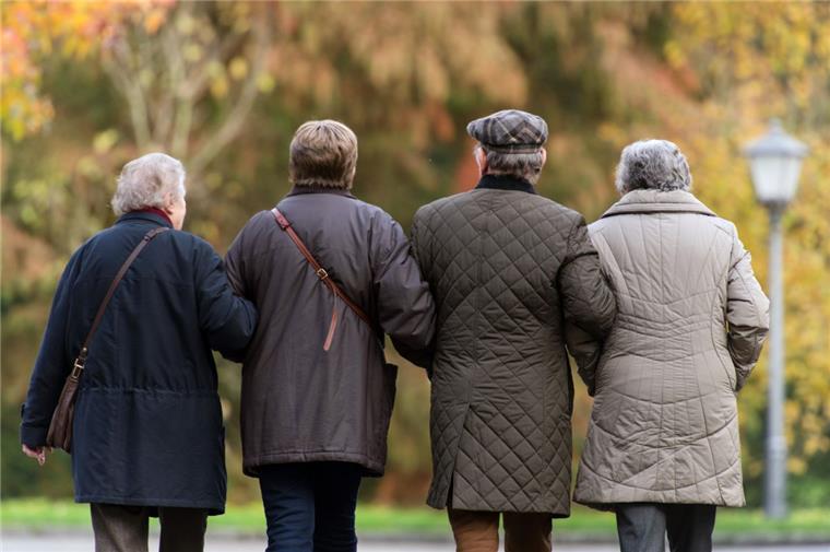 Überalterung hat für die Wesermarsch weitreichende Folgen Im Jahr 2031 werden in der Wesermarsch fast ein Drittel der Bewohnerinnen und Bewohner älter sein als 65 Jahre. Das hat Auswirkungen auch auf die Einrichtungen, für die der Landkreis verantwortlich ist.