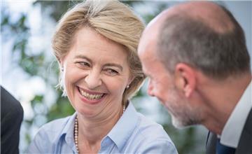 Im Juli hat Ursula von der Leyen die Elmloher Reitertage besucht. Jetzt kommt sie nach Bremerhaven.