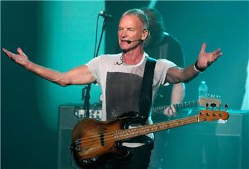 Im Juni und Oktober gibt Sting mit seinem Powertrio mehrere Konzerte in Deutschland. (Archivbild)