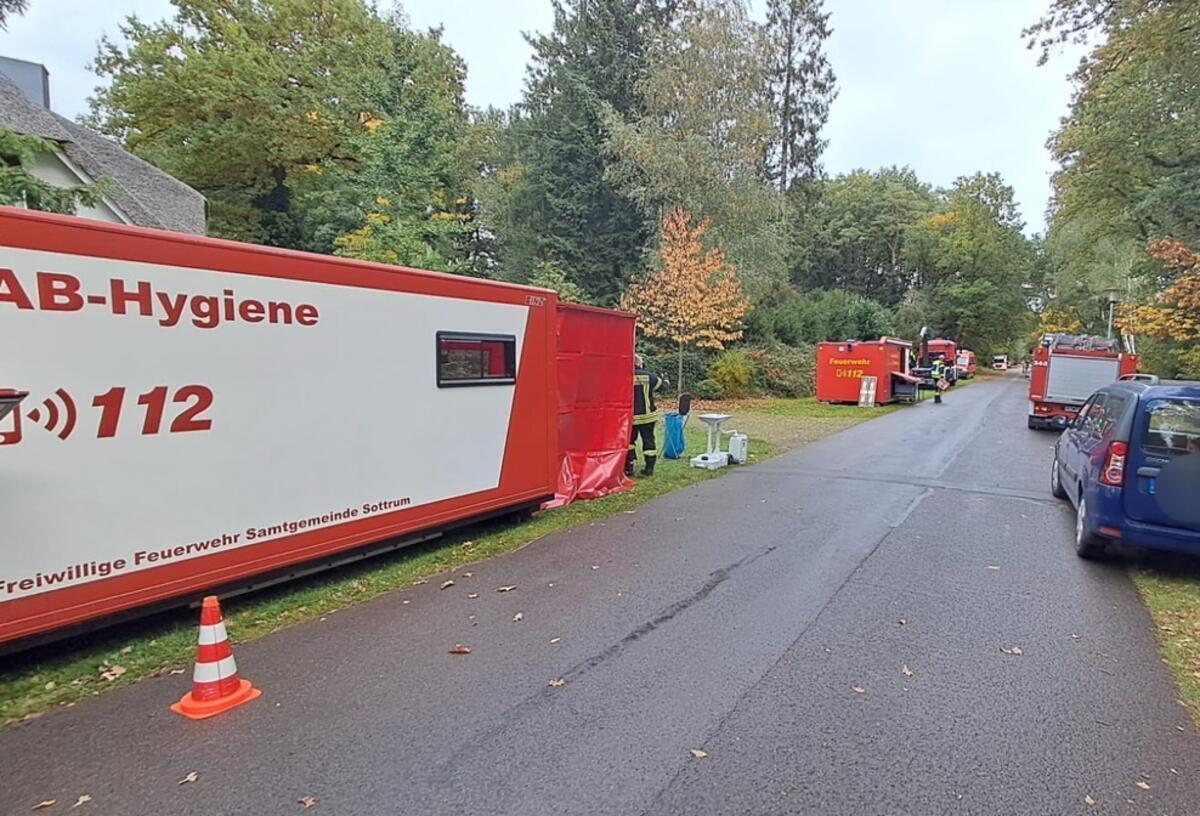 Neue Container an der Einsatzstelle