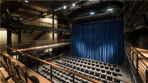 Im Kleinen Haus des Staatstheaters Braunschweig wird im November der Wilhelm-Raabe-Literaturpreis an Jonas Lüscher verliehen. 