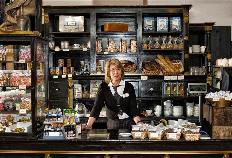 Kolonialwarenladen mit vielen Produkten der Region
