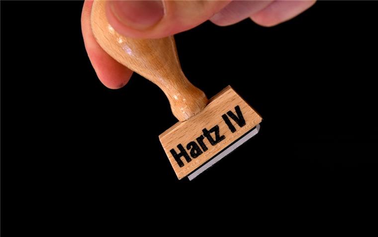 Mehr Hartz-IV-Betrug im Land Bremen und in Niedersachsen Im Land Bremen und in Niedersachsen wurden mehr Hartz-IV-Betrugsfälle aufgedeckt.