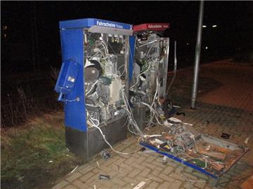 Im März wurde der Fahrkartenautomat in Bremerhaven-Wulsdorf gesprengt. Auch im Cuxland fielen Kriminellen einige Automaten zum Opfer. Ob die Tat auch der Bande zuzurechnen ist, ist noch unklar.