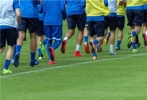 Im Mannschaftssport dürfen wieder Teams zu Wettkämpfen gegeneinander antreten.