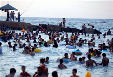 Im Meer vor Alexandria in Ägypten sind bei der versuchten Rettung eines Jungen 11 Menschen ertrunken. Diese Stelle ist bekannt für gefährliche Strömungen. (Symbolbild)