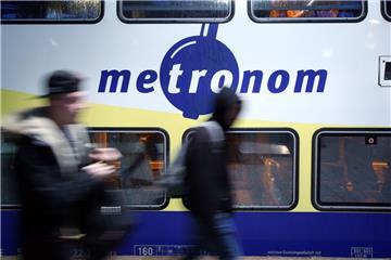 Im Metronom zwischen Bremen und Hamburg hat ein verwirrter Schwarzfahrer am Mittwochmorgen randaliert.