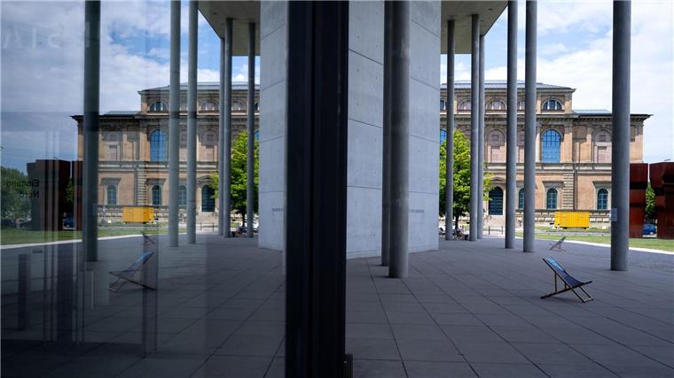 Umgang mit NS-Raubkunst - Knobloch: Vertrauen erschüttert Im Münchner Kunstviertel tobt derzeit ein Streit um die NS-Raubkunst im Besitz des Freistaates. (Archivbild)